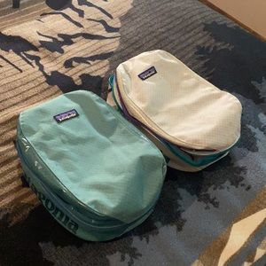 set of two - medium black hole cubes